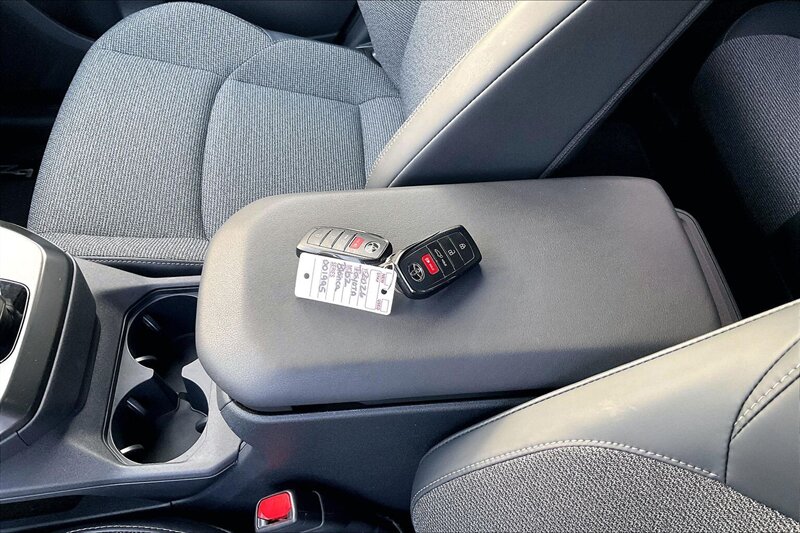 2026 Toyota bZ XLE - Photo 11 - Ponce, AL 00717