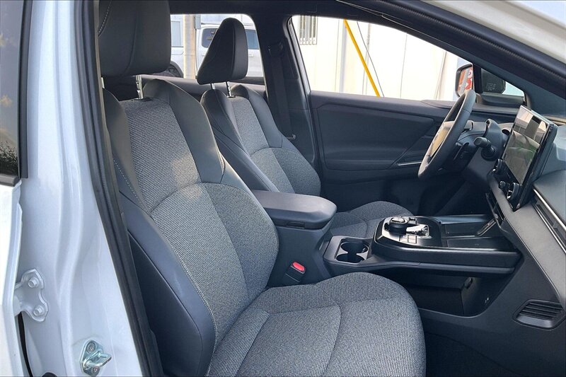 2026 Toyota bZ XLE - Photo 7 - Ponce, AL 00717