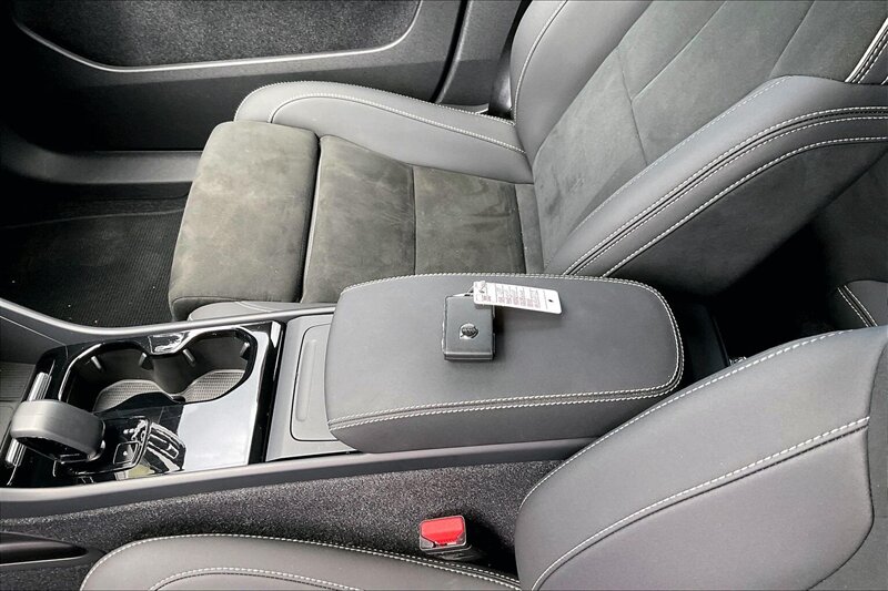 2025 Volvo EX40 Twin Ultra - Photo 11 - Ponce, AL 00717