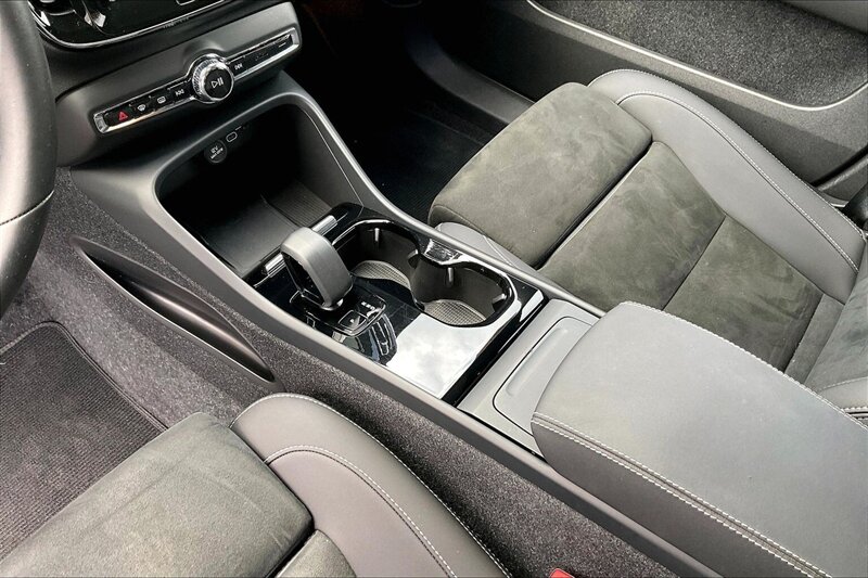 2025 Volvo EX40 Twin Ultra - Photo 17 - Ponce, AL 00717
