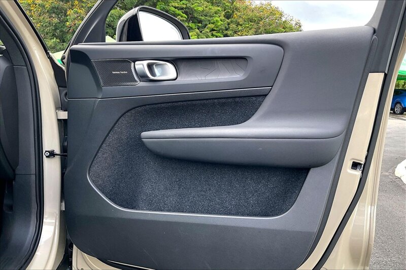2025 Volvo EX40 Twin Ultra - Photo 24 - Ponce, AL 00717