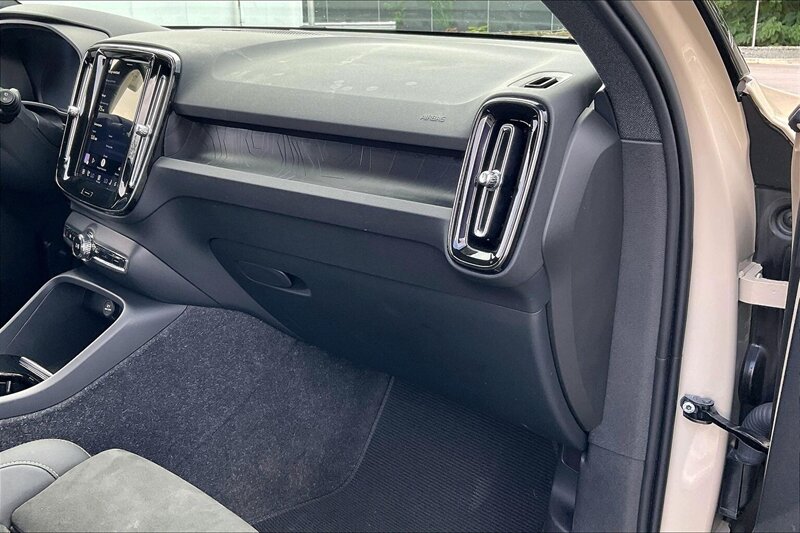 2025 Volvo EX40 Twin Ultra - Photo 16 - Ponce, AL 00717