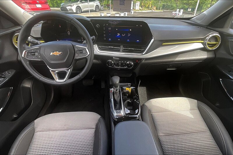 2024 Chevrolet Trax LT - Photo 15 - Ponce, AL 00717