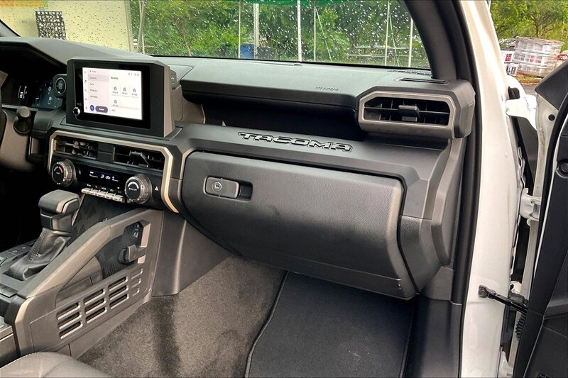 2024 Toyota Tacoma SR - Photo 16 - Ponce, AL 00717