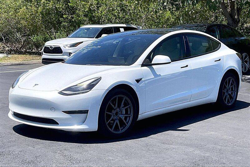 2022 Tesla Model 3 Long Range Dual Motor All-Wheel Drive's photo