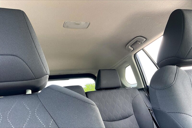 2024 Toyota Corolla Cross LE - Photo 22 - Ponce, AL 00717