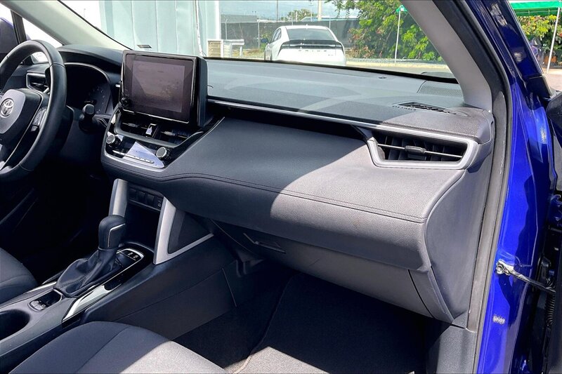 2024 Toyota Corolla Cross LE - Photo 16 - Ponce, AL 00717