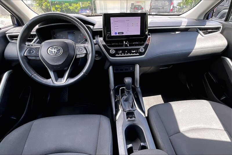 2024 Toyota Corolla Cross LE - Photo 15 - Ponce, AL 00717