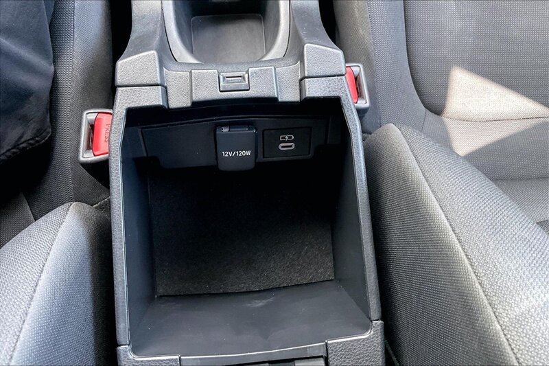 2024 Toyota Corolla Cross LE - Photo 31 - Ponce, AL 00717