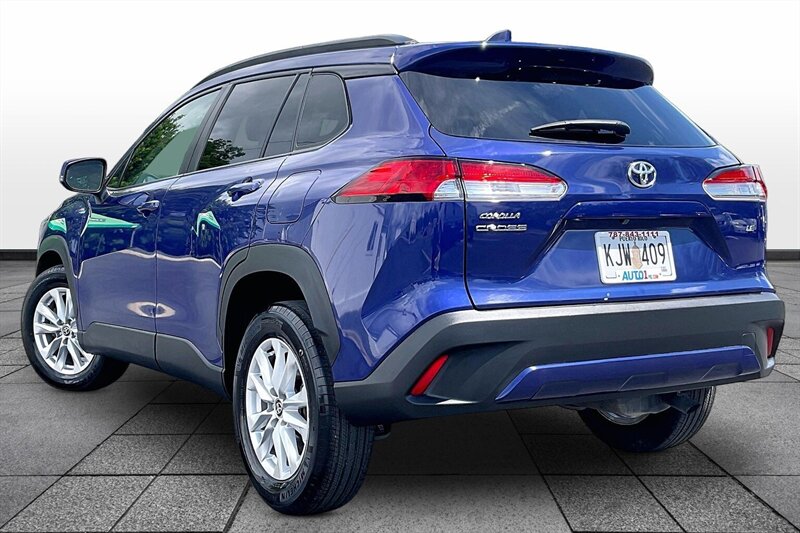 2024 Toyota Corolla Cross LE - Photo 12 - Ponce, AL 00717