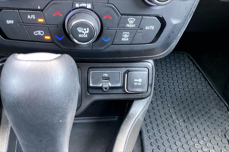 2023 Jeep Renegade Latitude - Photo 30 - Ponce, AL 00717