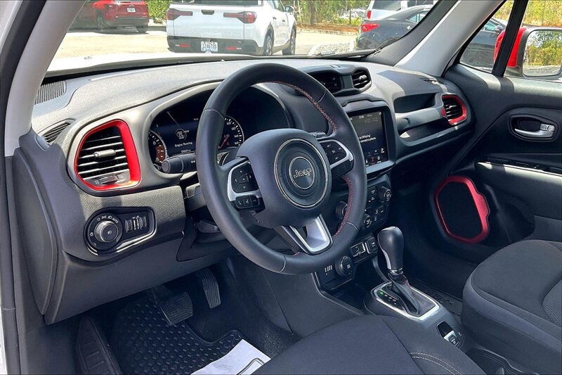2023 Jeep Renegade Latitude - Photo 13 - Ponce, AL 00717