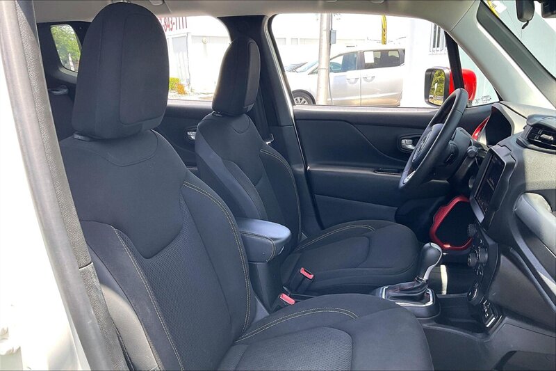 2023 Jeep Renegade Latitude - Photo 7 - Ponce, AL 00717