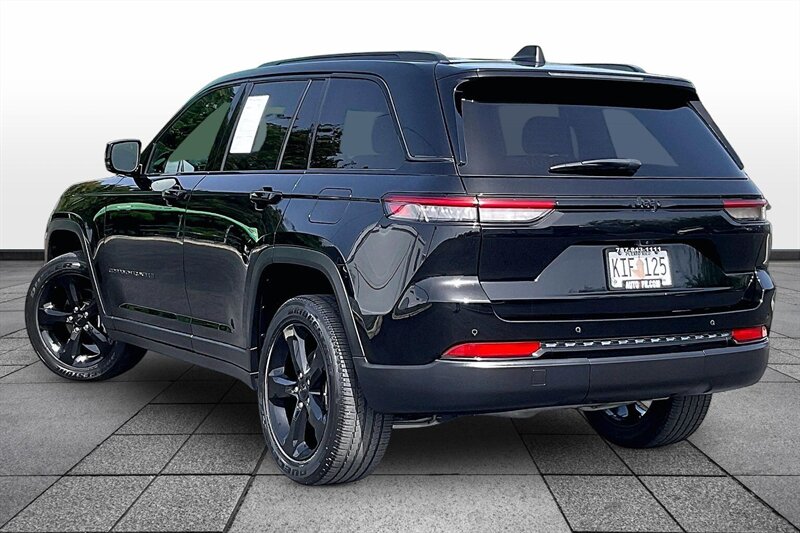 2024 Jeep Grand Cherokee Altitude - Photo 11 - Ponce, AL 00717