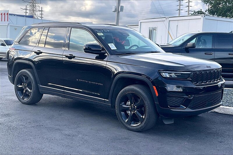 2024 Jeep Grand Cherokee Altitude   - Photo 1 - Ponce, AL 00717