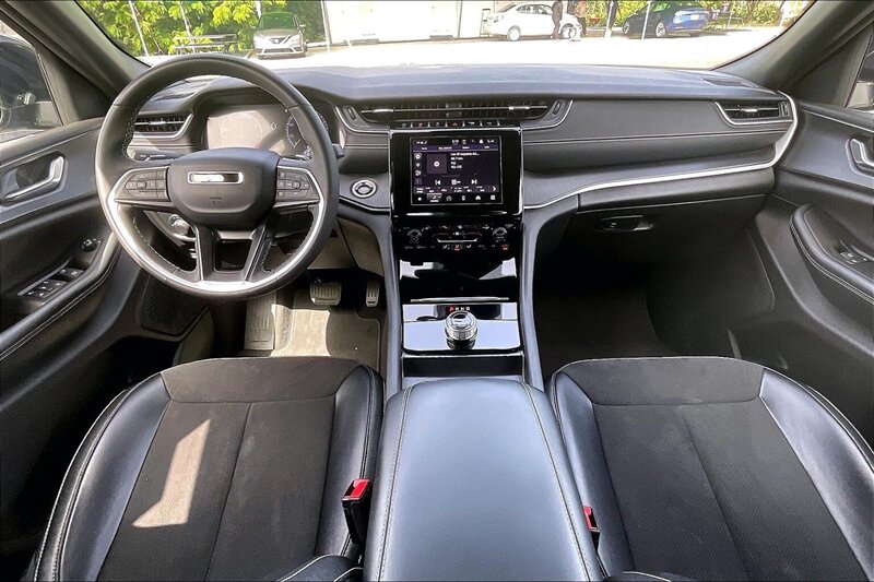 2024 Jeep Grand Cherokee Altitude - Photo 14 - Ponce, AL 00717