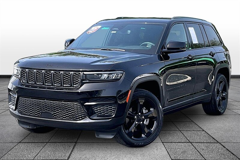 2024 Jeep Grand Cherokee Altitude - Photo 2 - Ponce, AL 00717