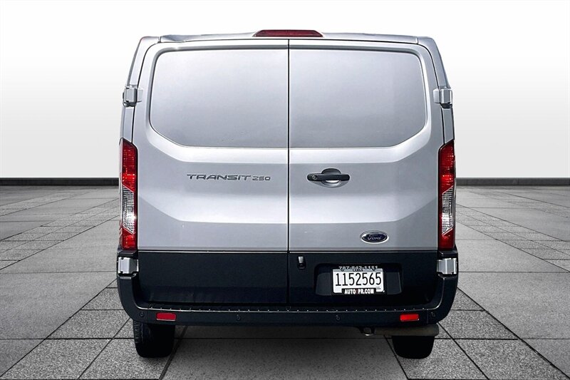 2023 Ford Transit 250 - Photo 4 - Ponce, AL 00717