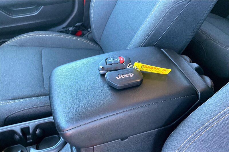 2025 Jeep Wrangler Sport - Photo 10 - Ponce, AL 00717