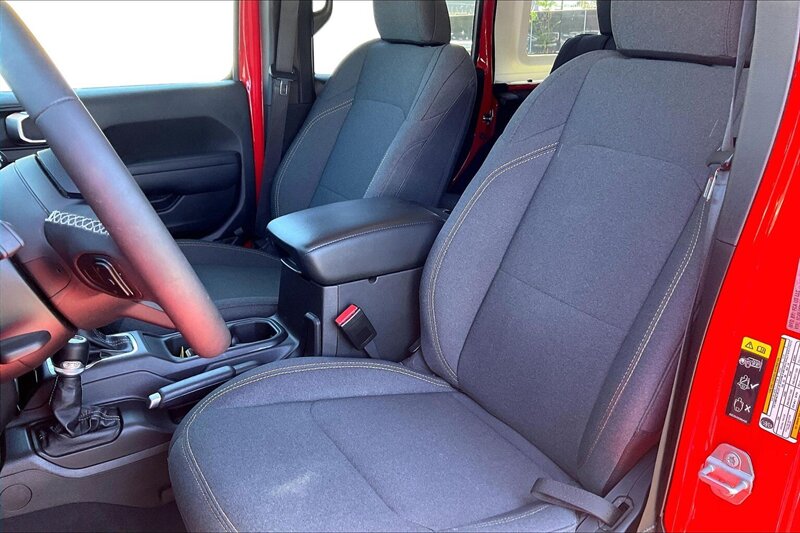 2025 Jeep Wrangler Sport - Photo 24 - Ponce, AL 00717