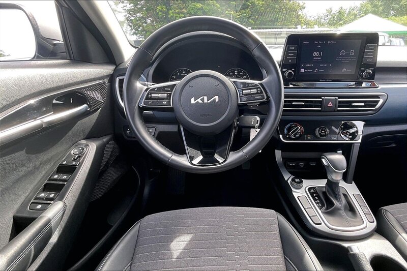 2023 Kia Seltos S - Photo 5 - Ponce, AL 00717
