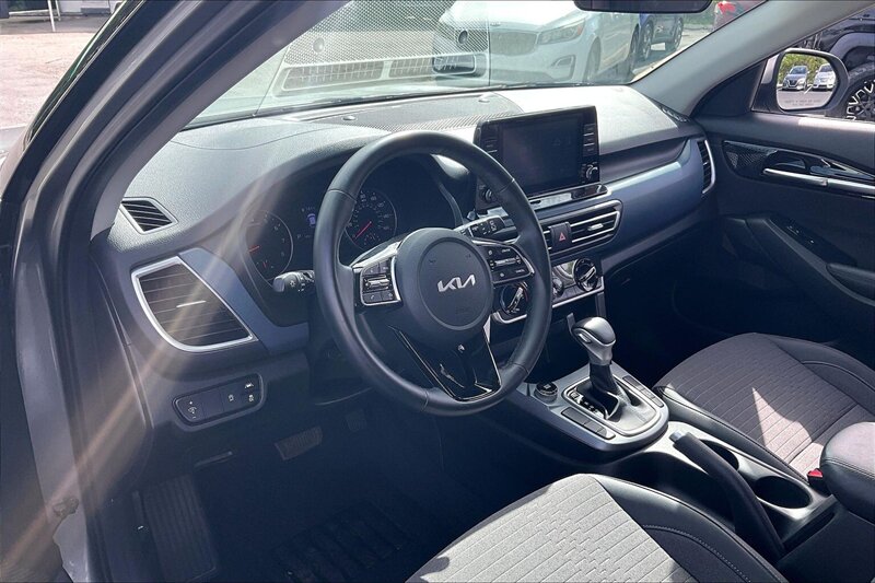 2023 Kia Seltos S - Photo 13 - Ponce, AL 00717