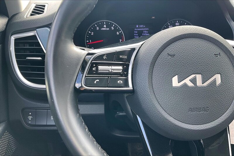 2023 Kia Seltos S - Photo 17 - Ponce, AL 00717