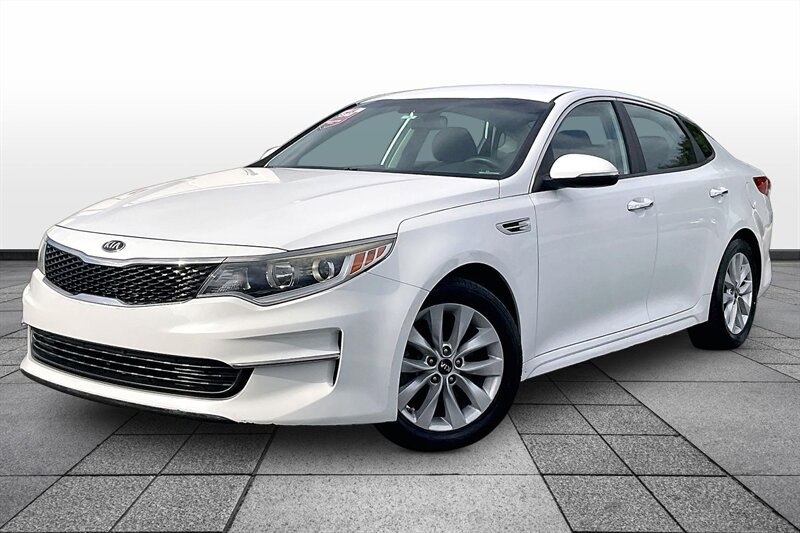 2017 Kia Optima LX - Photo 2 - Ponce, AL 00717