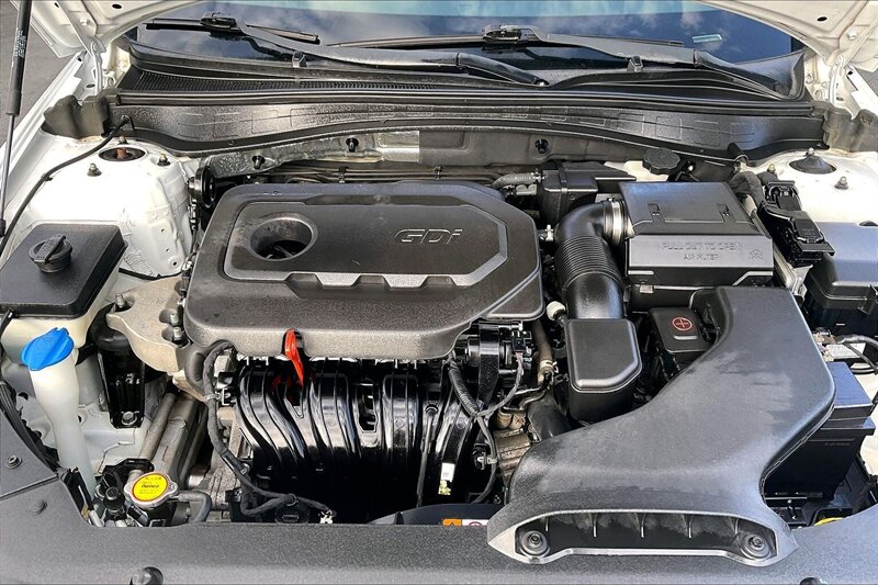 2017 Kia Optima LX - Photo 9 - Ponce, AL 00717