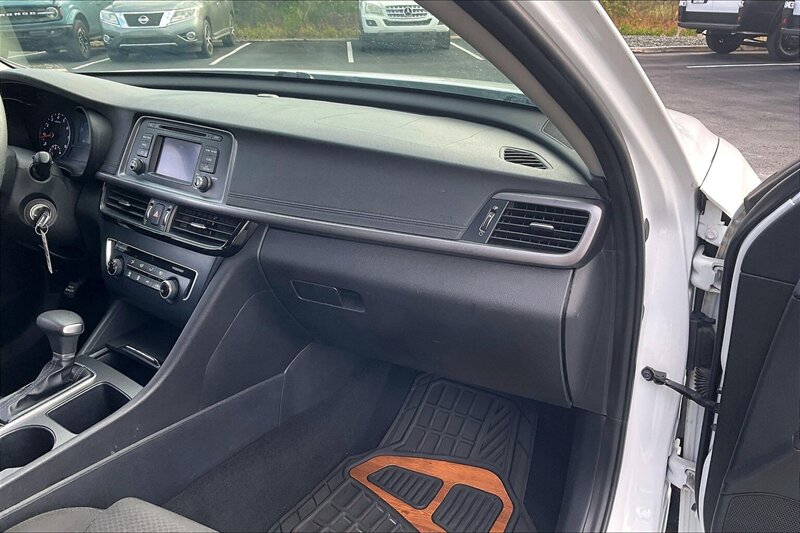 2017 Kia Optima LX - Photo 15 - Ponce, AL 00717