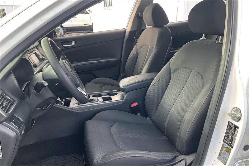 2017 Kia Optima LX - Photo 24 - Ponce, AL 00717