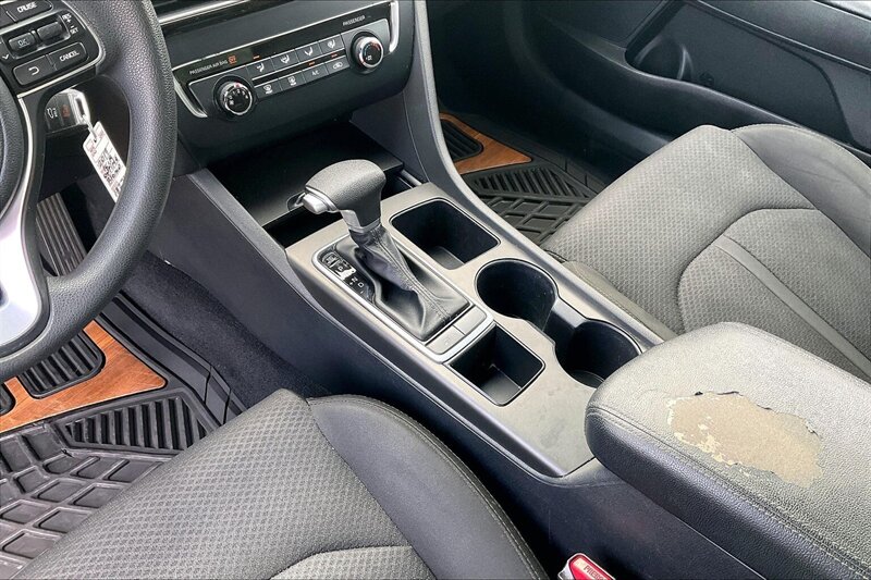 2017 Kia Optima LX - Photo 16 - Ponce, AL 00717