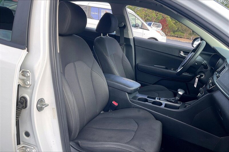 2017 Kia Optima LX - Photo 7 - Ponce, AL 00717