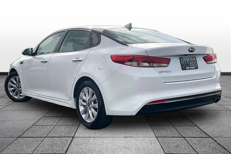 2017 Kia Optima LX - Photo 11 - Ponce, AL 00717