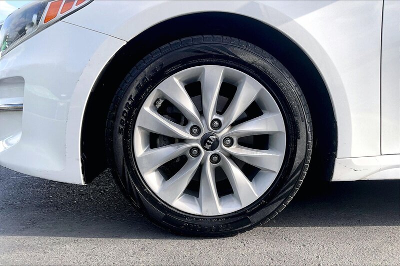 2017 Kia Optima LX - Photo 8 - Ponce, AL 00717