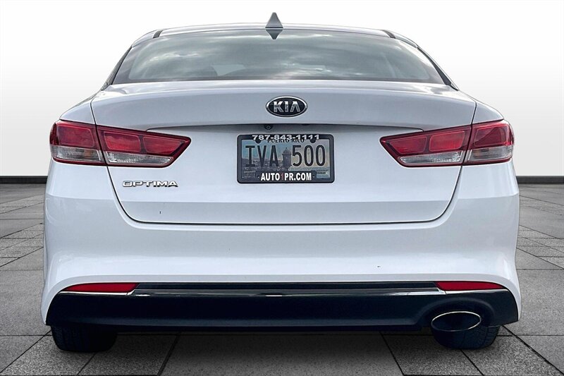2017 Kia Optima LX - Photo 4 - Ponce, AL 00717
