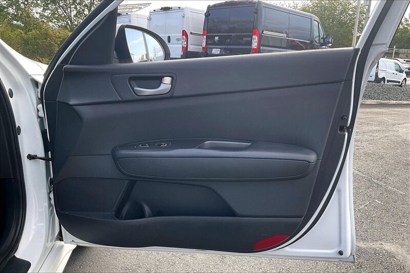2017 Kia Optima LX - Photo 23 - Ponce, AL 00717