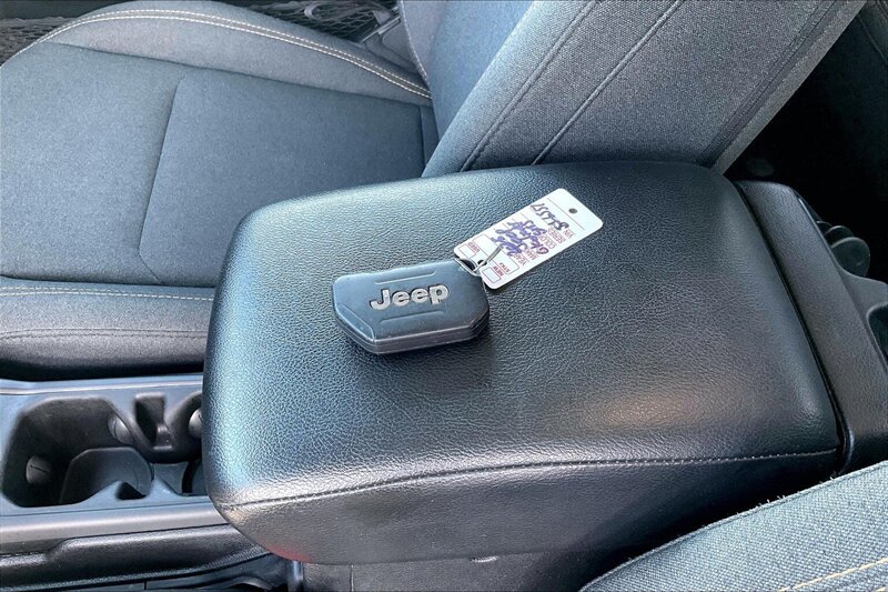 2025 Jeep Gladiator Sport S - Photo 10 - Ponce, AL 00717