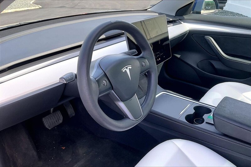 2022 Tesla Model 3 Long Range - Photo 13 - Ponce, AL 00717
