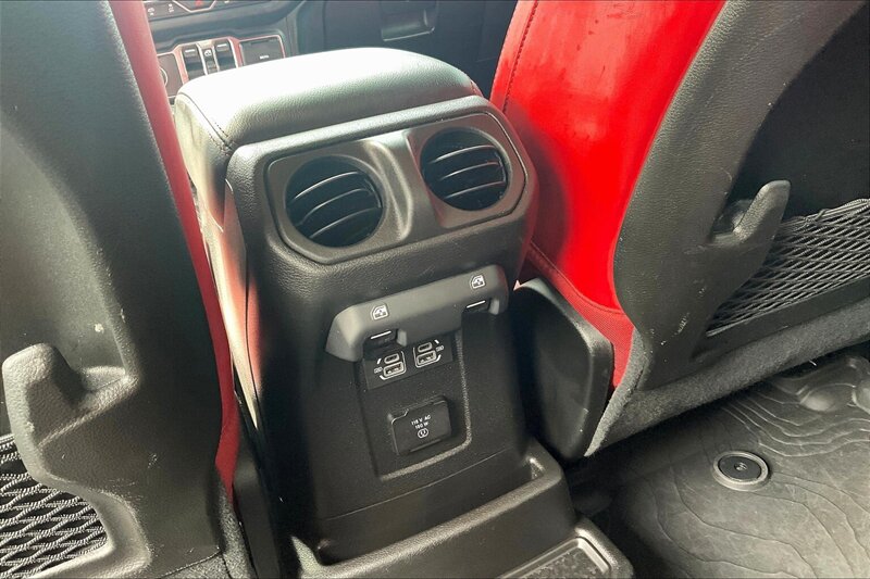 2024 Jeep Wrangler Rubicon 392 - Photo 33 - Ponce, AL 00717