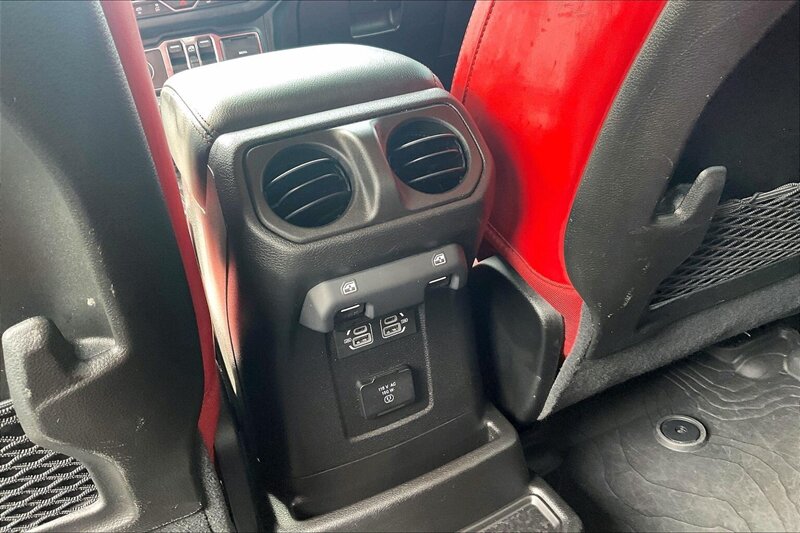 2024 Jeep Wrangler Rubicon 392 - Photo 34 - Ponce, AL 00717