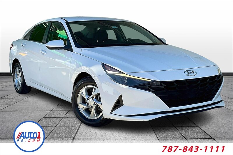2022 Hyundai ELANTRA SE  