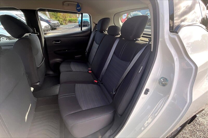 2022 Nissan LEAF SV - Photo 26 - Ponce, AL 00717