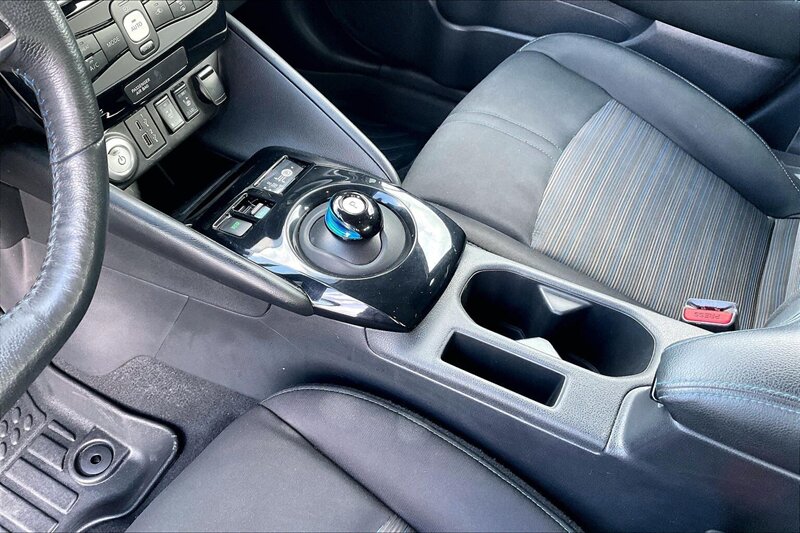 2022 Nissan LEAF SV - Photo 17 - Ponce, AL 00717