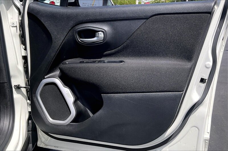 2021 Jeep Renegade Latitude - Photo 24 - Ponce, AL 00717