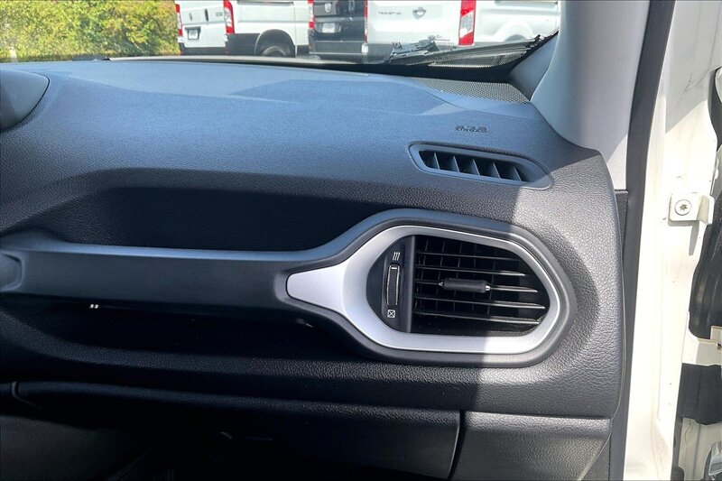 2021 Jeep Renegade Latitude - Photo 16 - Ponce, AL 00717