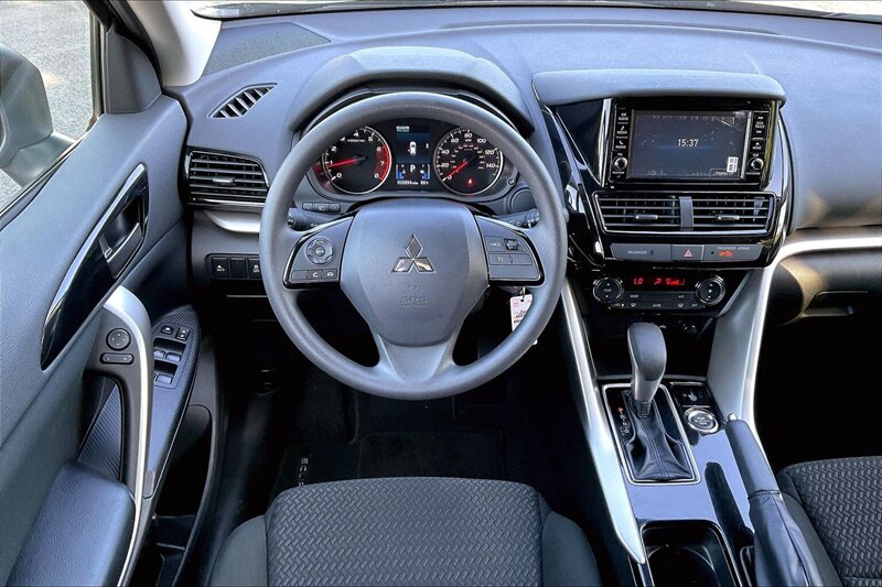 2024 Mitsubishi Eclipse Cross ES - Photo 5 - Ponce, AL 00717