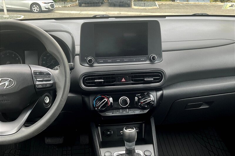 2022 Hyundai KONA SE - Photo 6 - Ponce, AL 00717