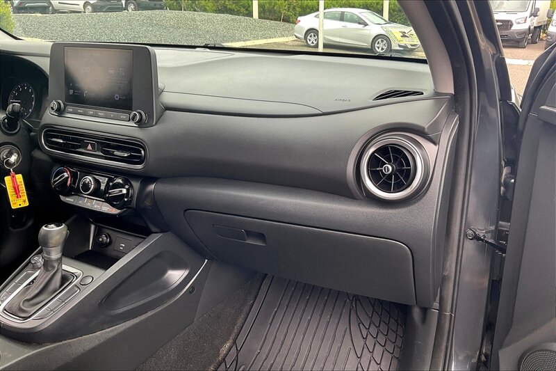 2022 Hyundai KONA SE - Photo 16 - Ponce, AL 00717