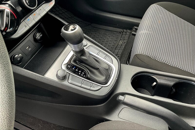 2022 Hyundai KONA SE - Photo 17 - Ponce, AL 00717